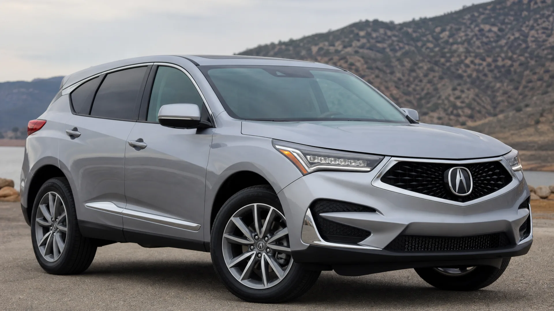 A Acura RDX parked outdoors.
