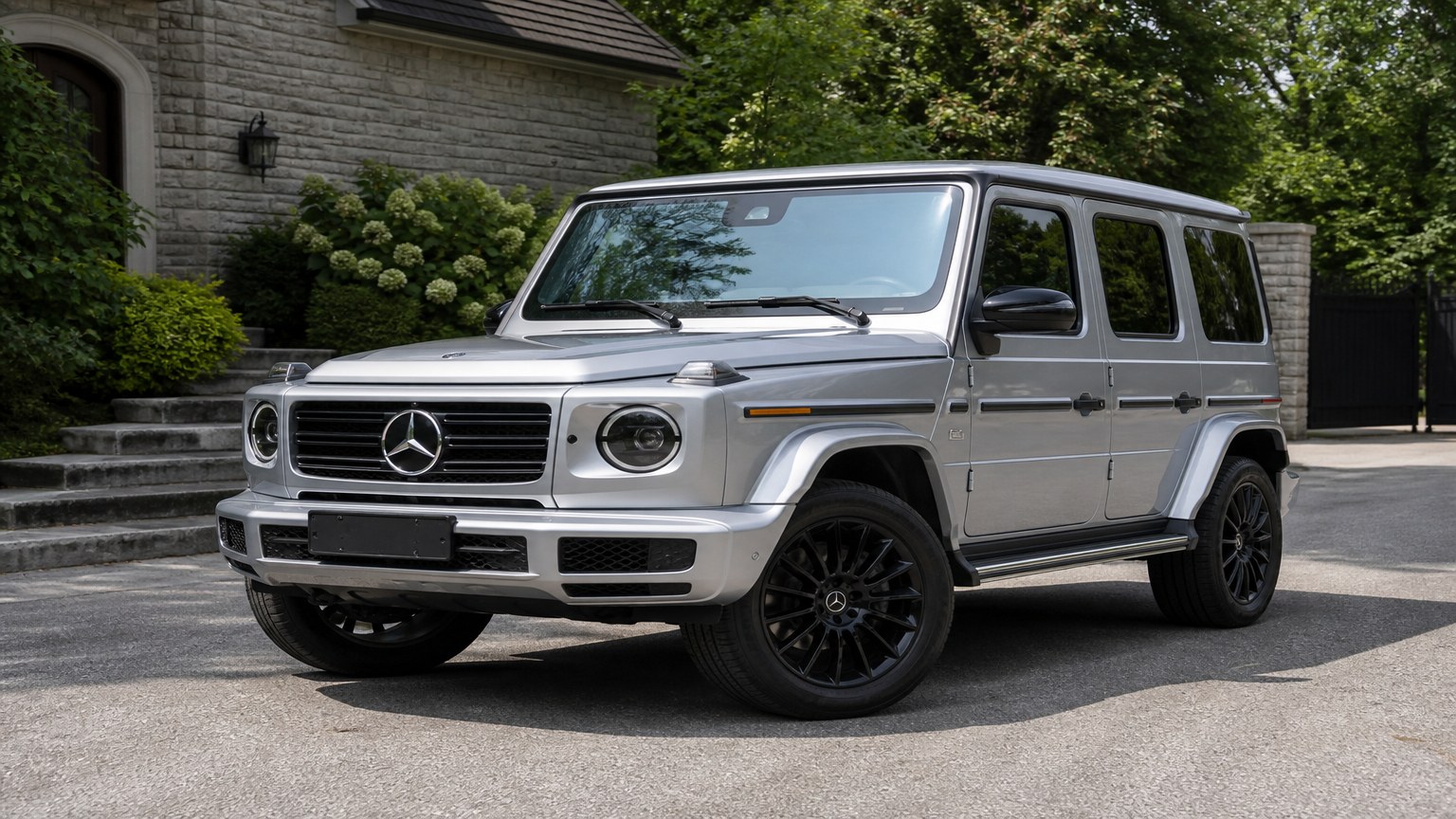 Mercedes-Benz G550