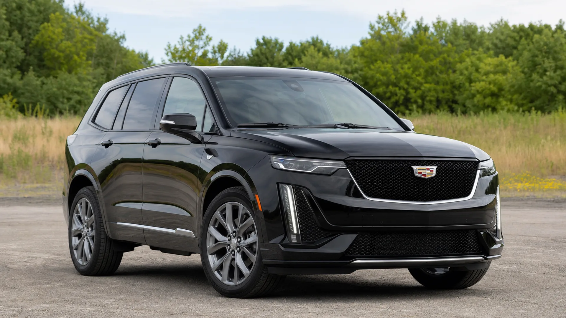 A Cadillac XT6 parked outdoors.