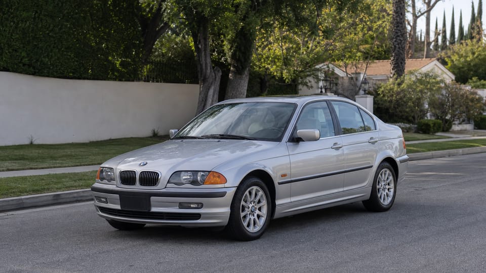 BMW 3 Series 325i