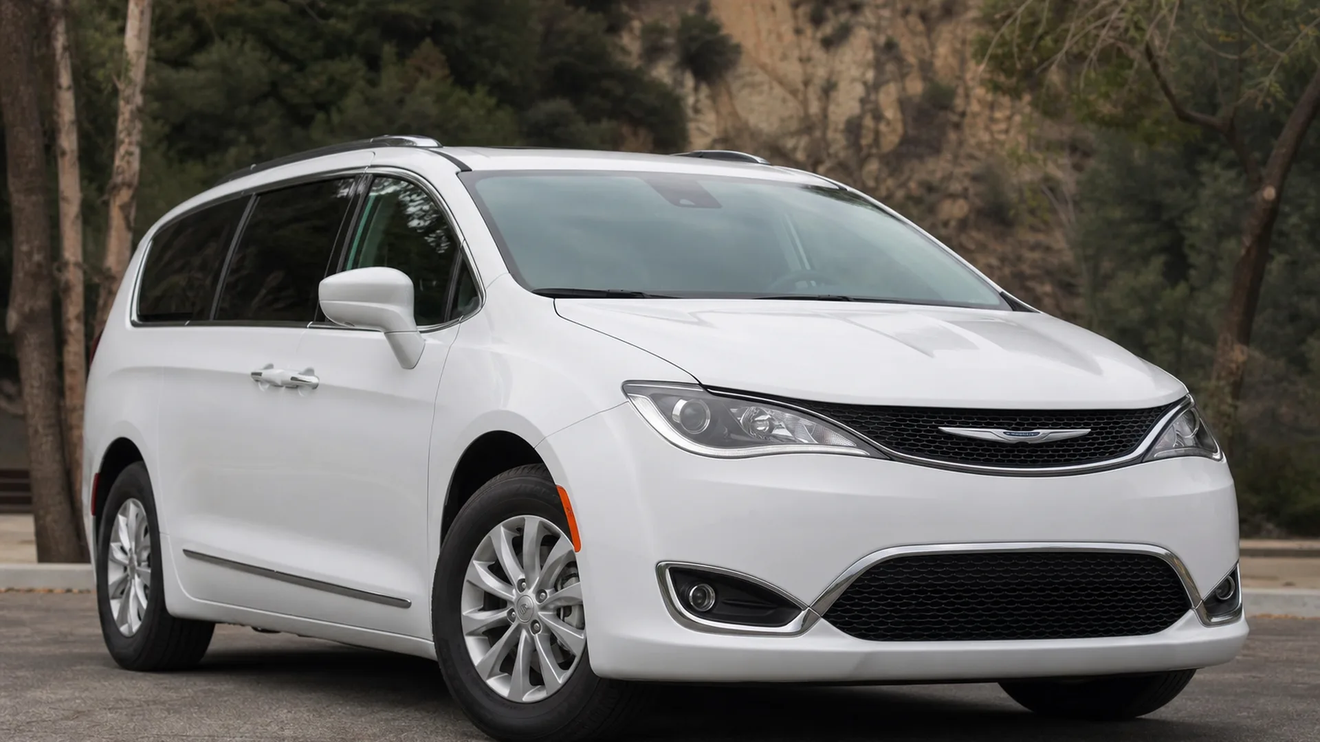 A Chrysler Pacifica parked outdoors.
