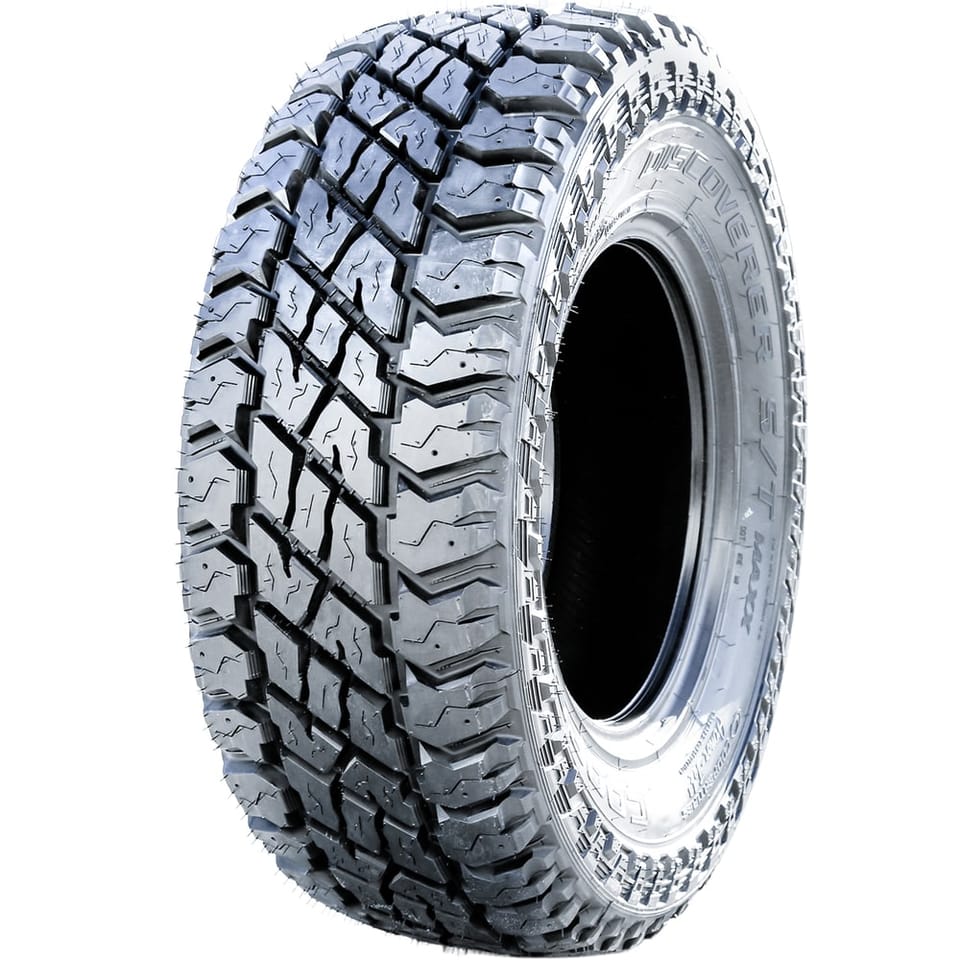 cooper discoverer s t maxx tire