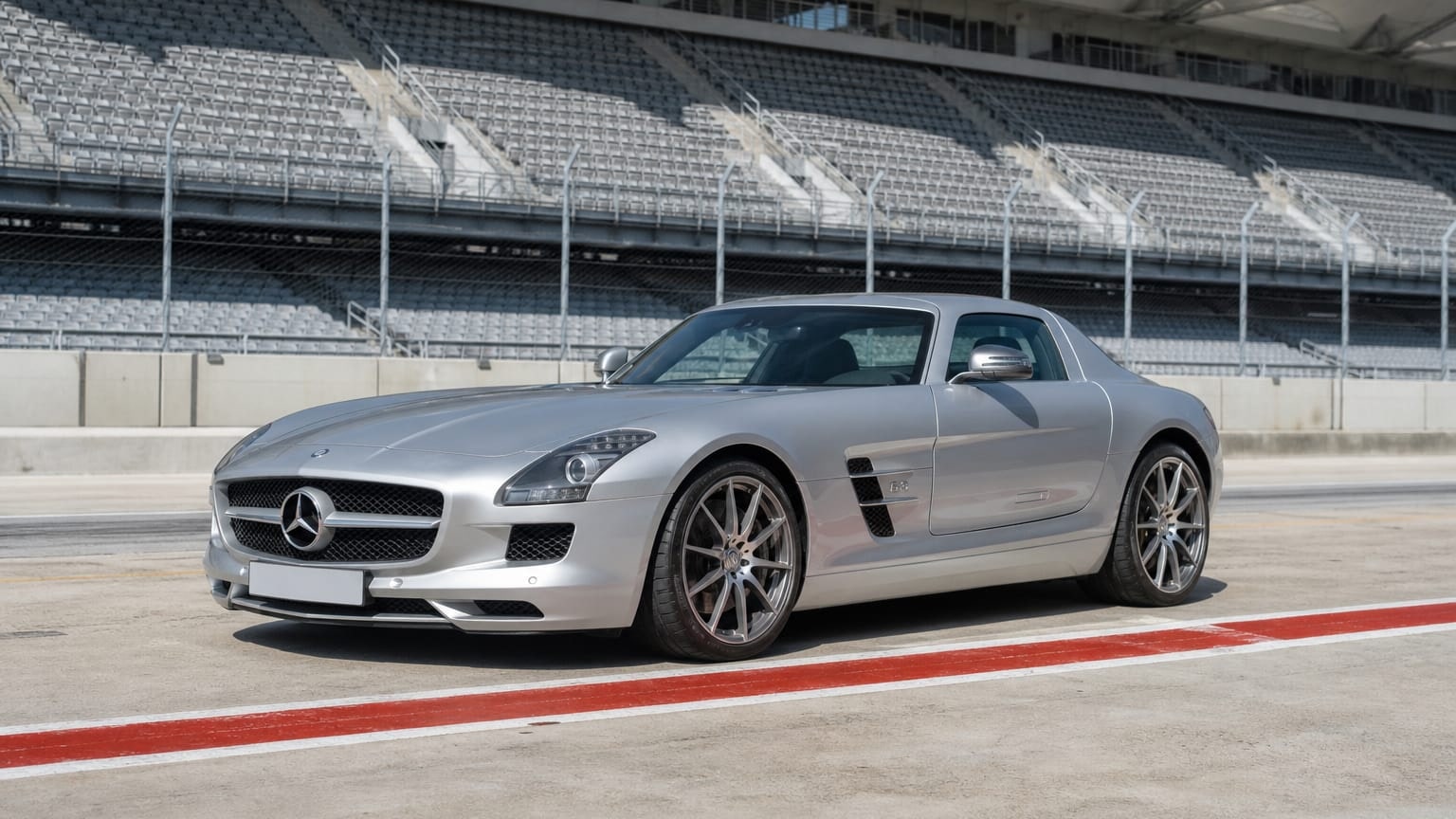 Mercedes-Benz SLS AMG