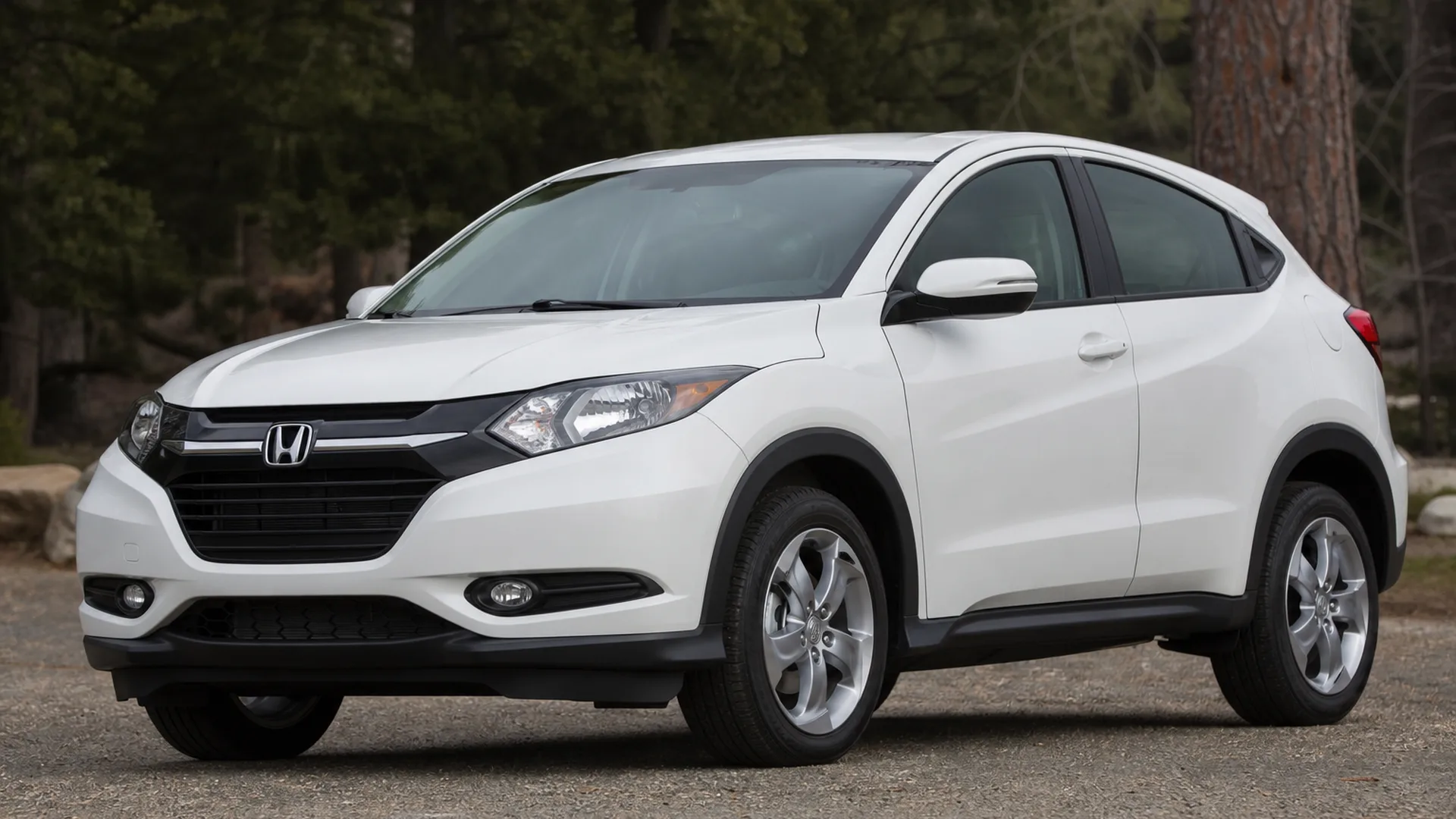 A Honda HR V parked outdoors.