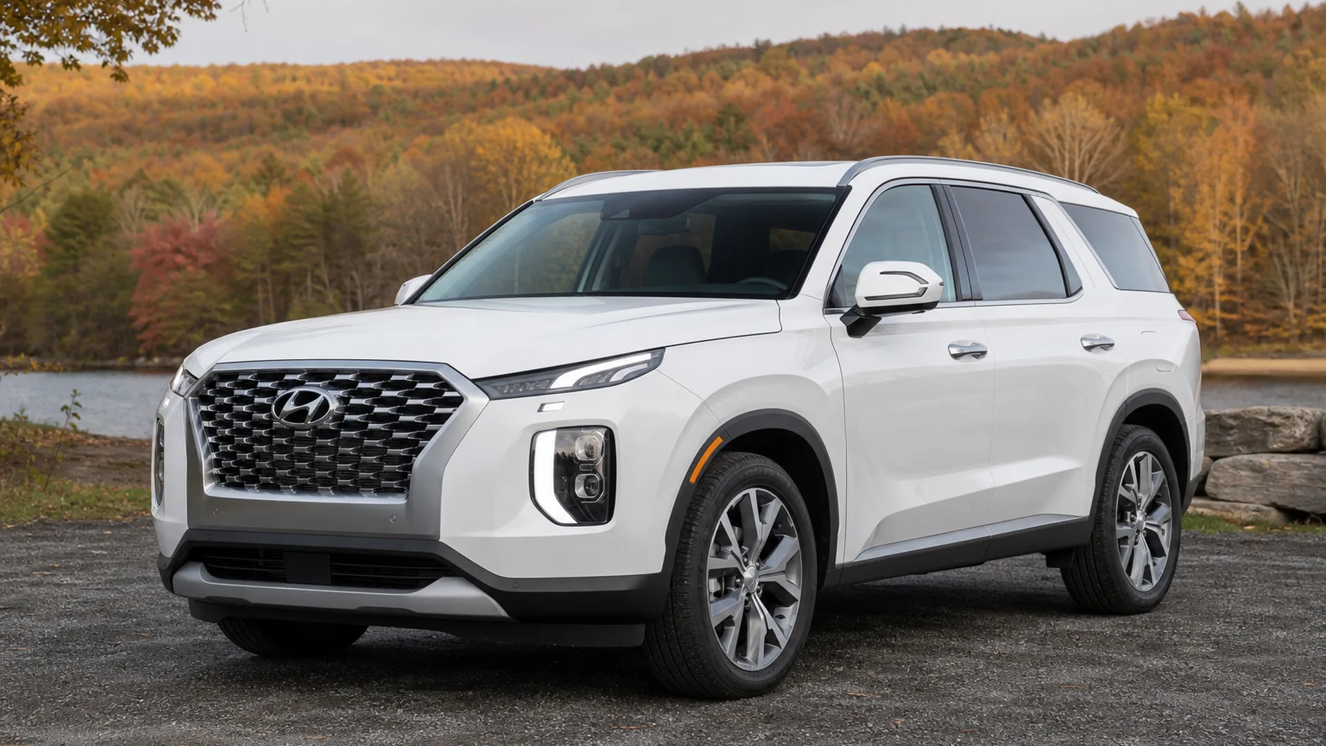 A Hyundai Palisade parked outdoors.