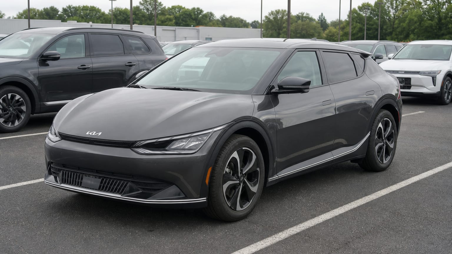 A higher-risk Kia EV6 model year parked in a dealership lot.