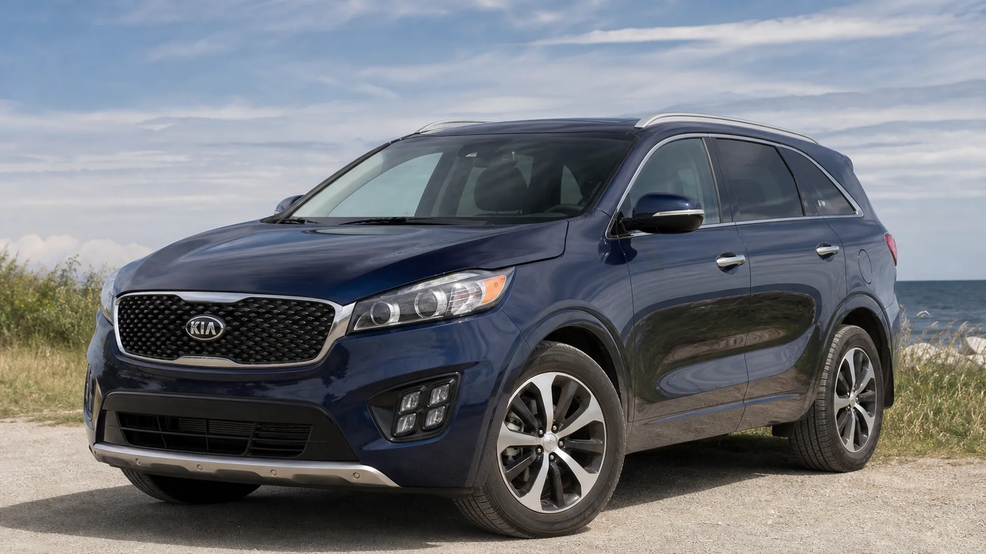 A Kia Sorento parked outdoors.