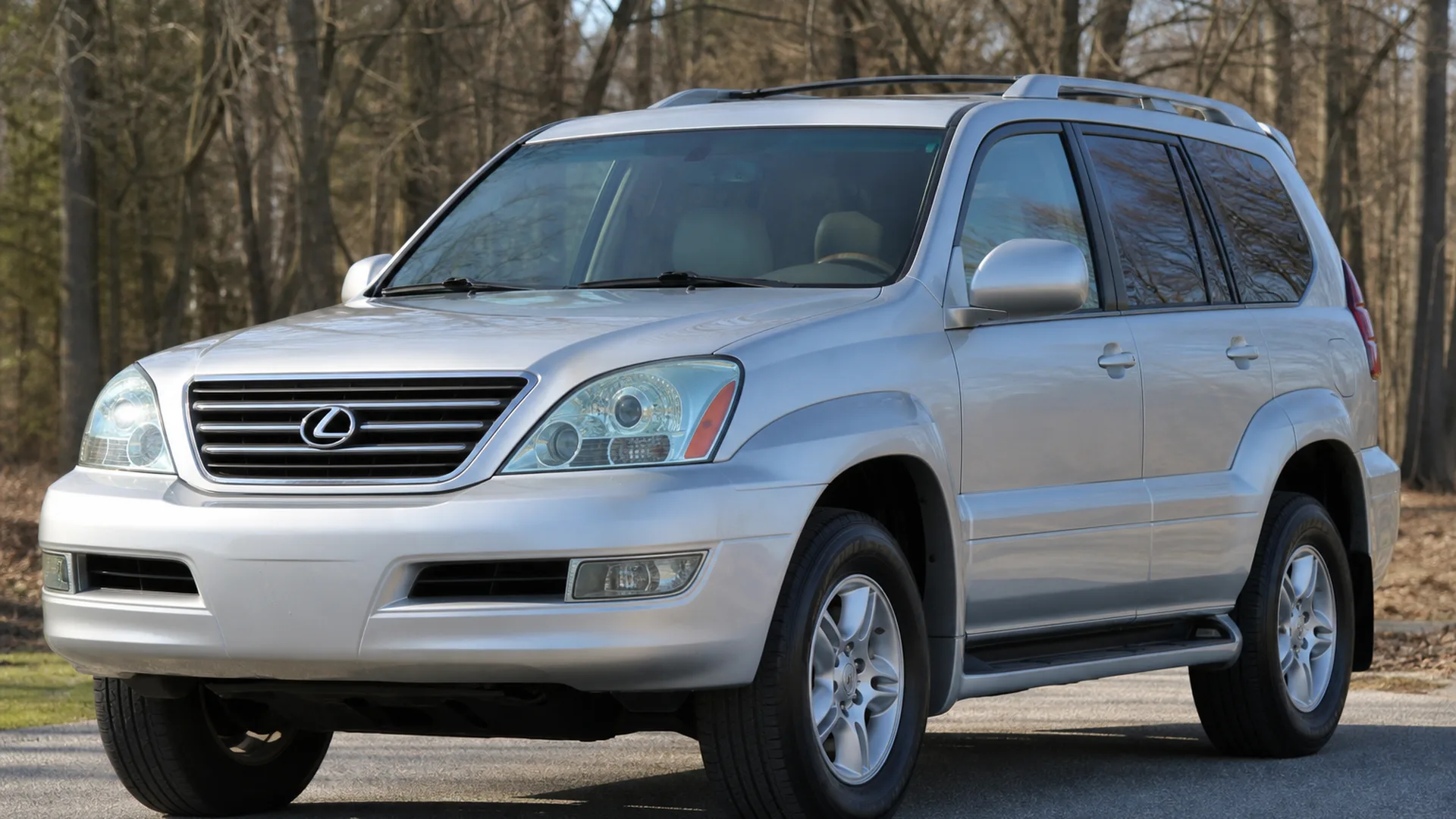 A Lexus Gx470 parked outdoors.