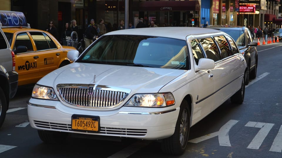 Lincoln Town Car Limousine