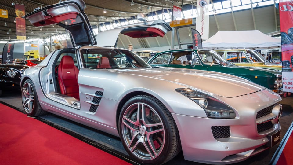 Mercedes-Benz AMG SLS