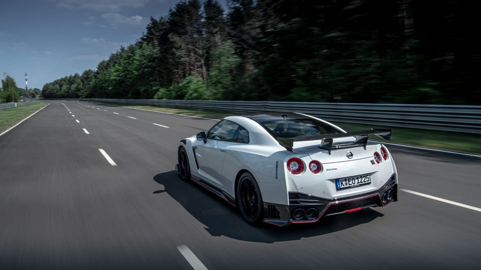 Nissan GT-R