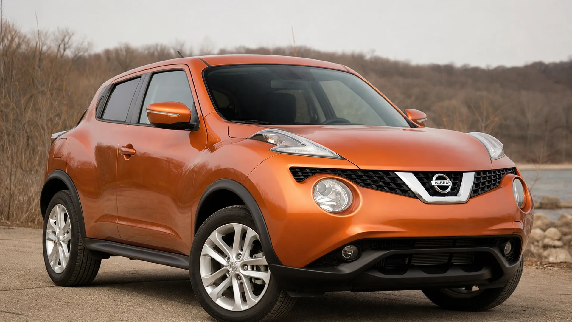 A Nissan Juke parked outdoors.