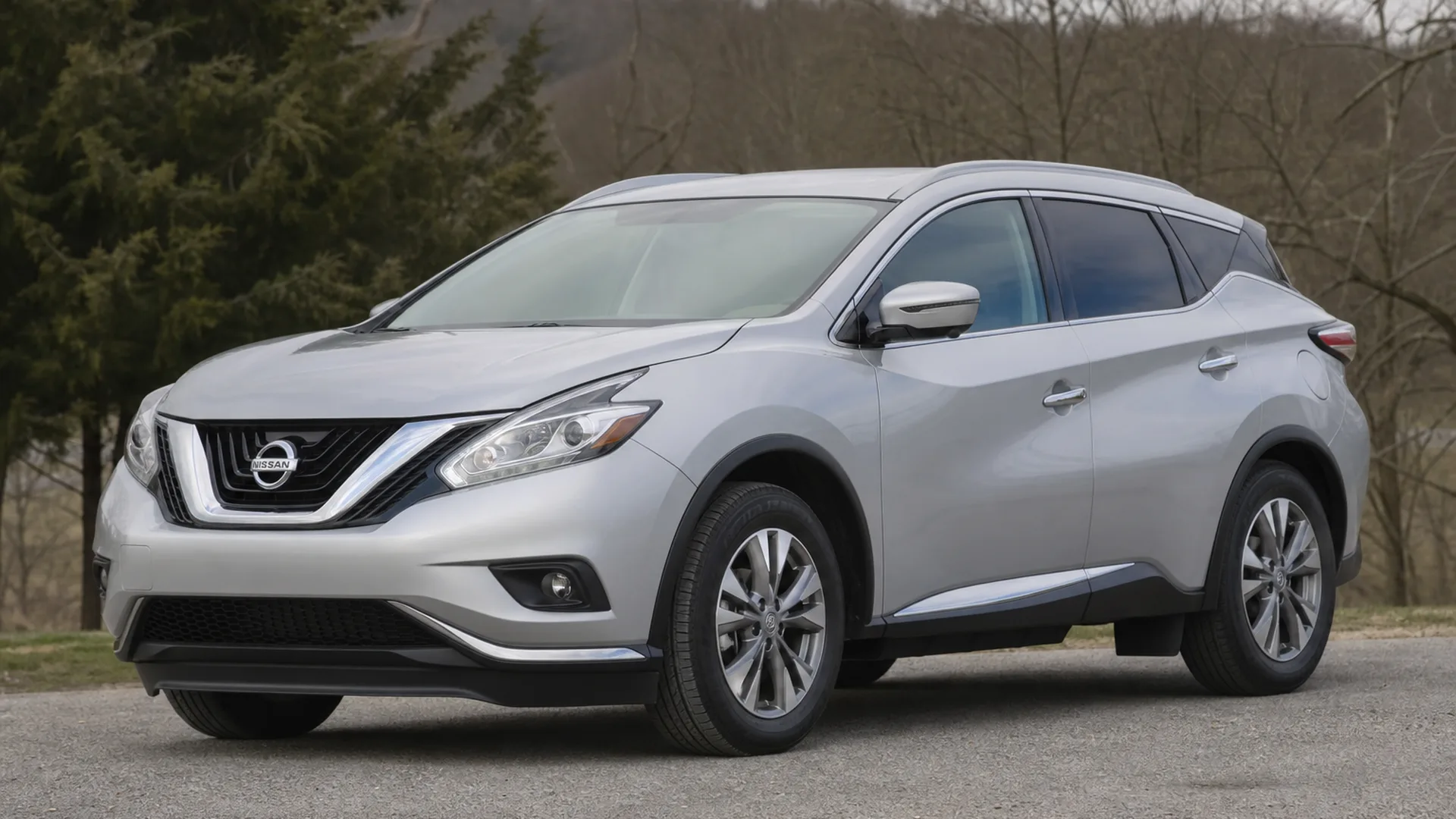 A Nissan Murano parked outdoors.