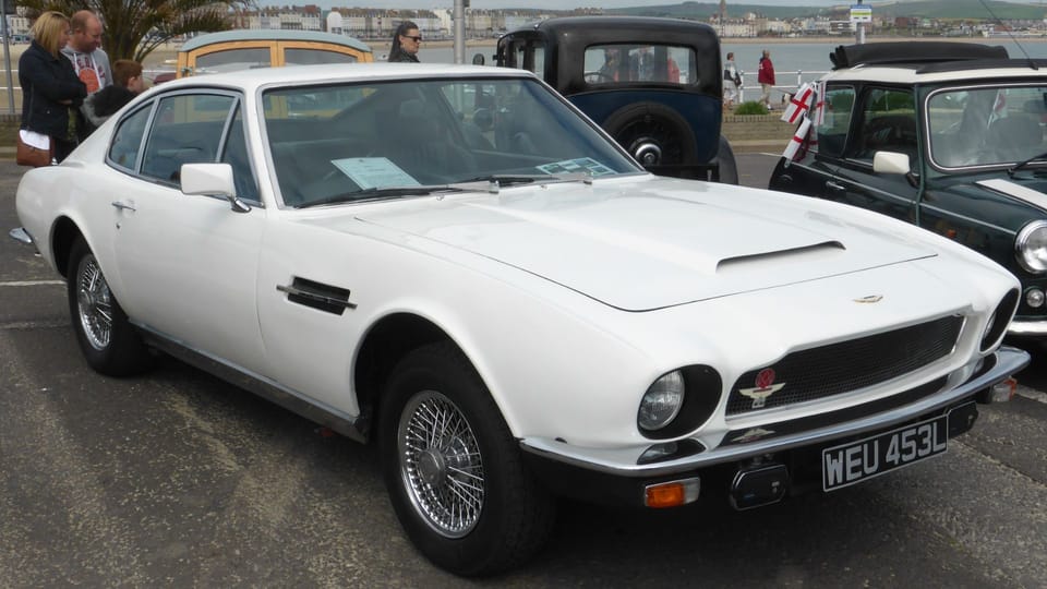 Aston Martin V8 Vantage V 550