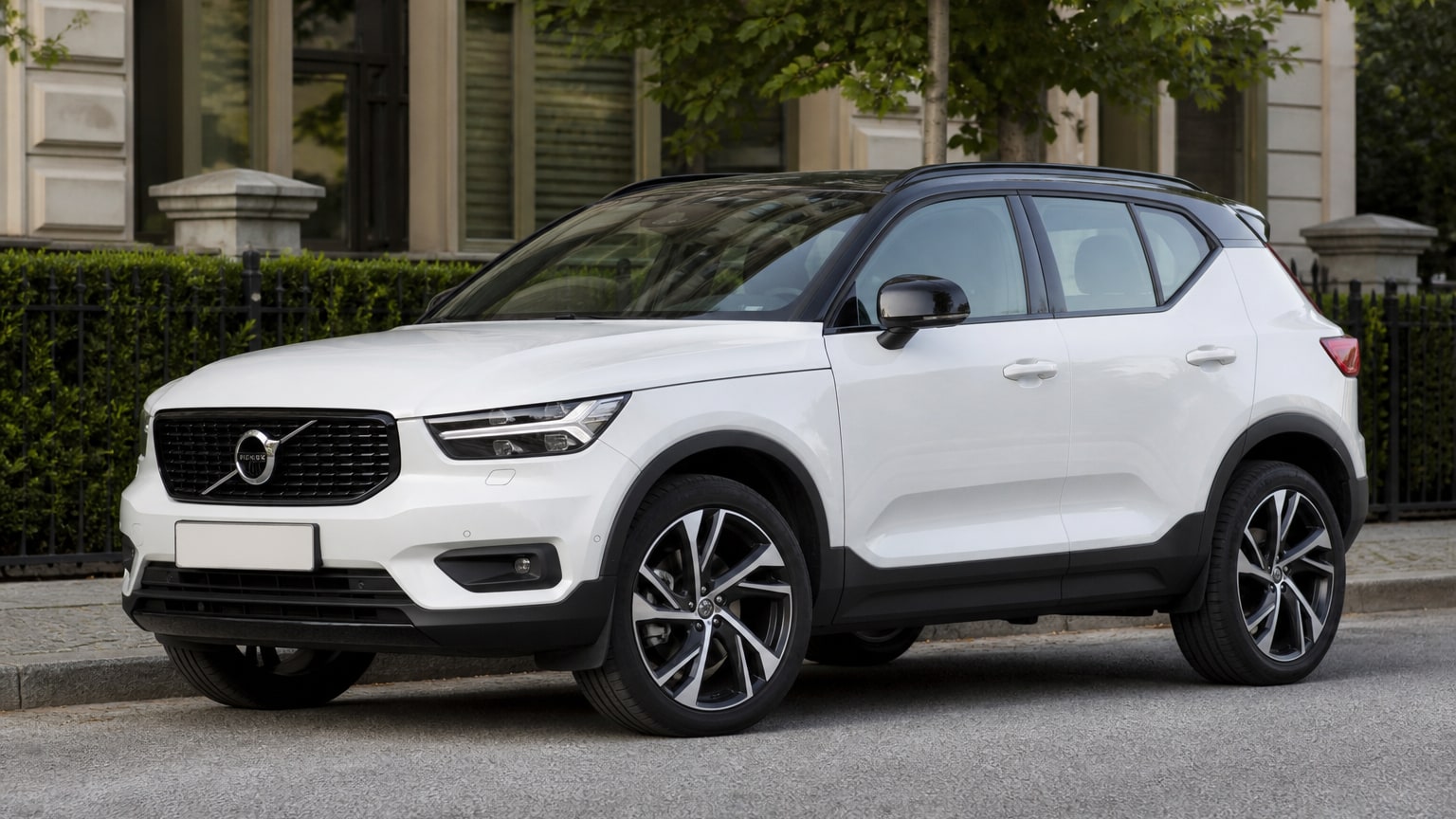 A Volvo XC40 parked outdoors, three-quarter front view.